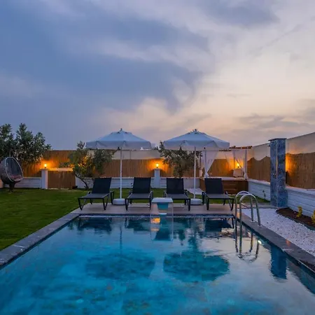 וילה Conservative With Jacuzzi At By Solo