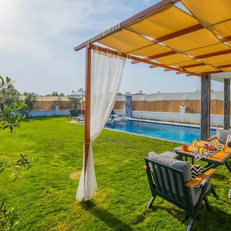 Conservative With Jacuzzi At By Solo Villa